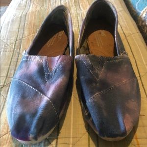 TOMS shoes